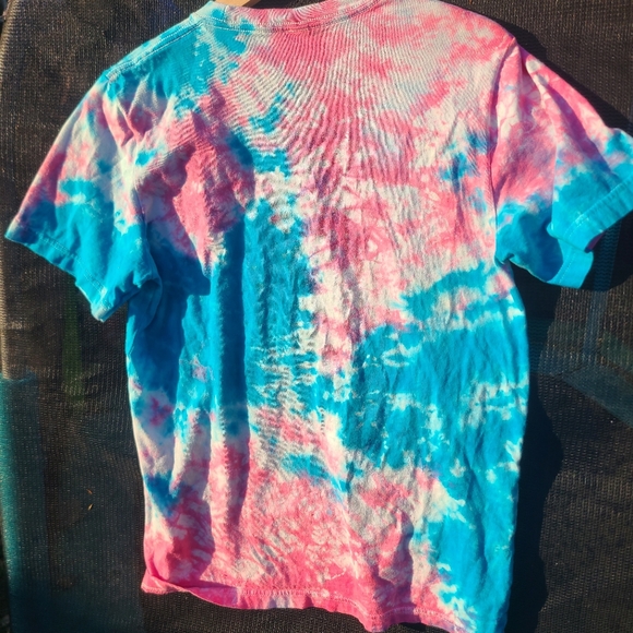Hand tie dyed "the 90s" shirt - Picture 4 of 4
